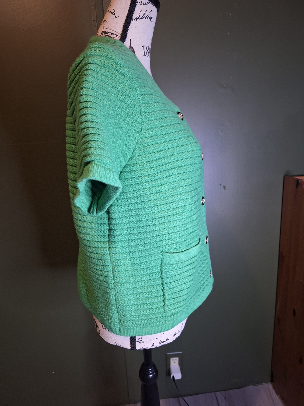 Green Short-Sleeve Knit Cardigan Sweater - Brand Unspecified - Picture 4 of 6
